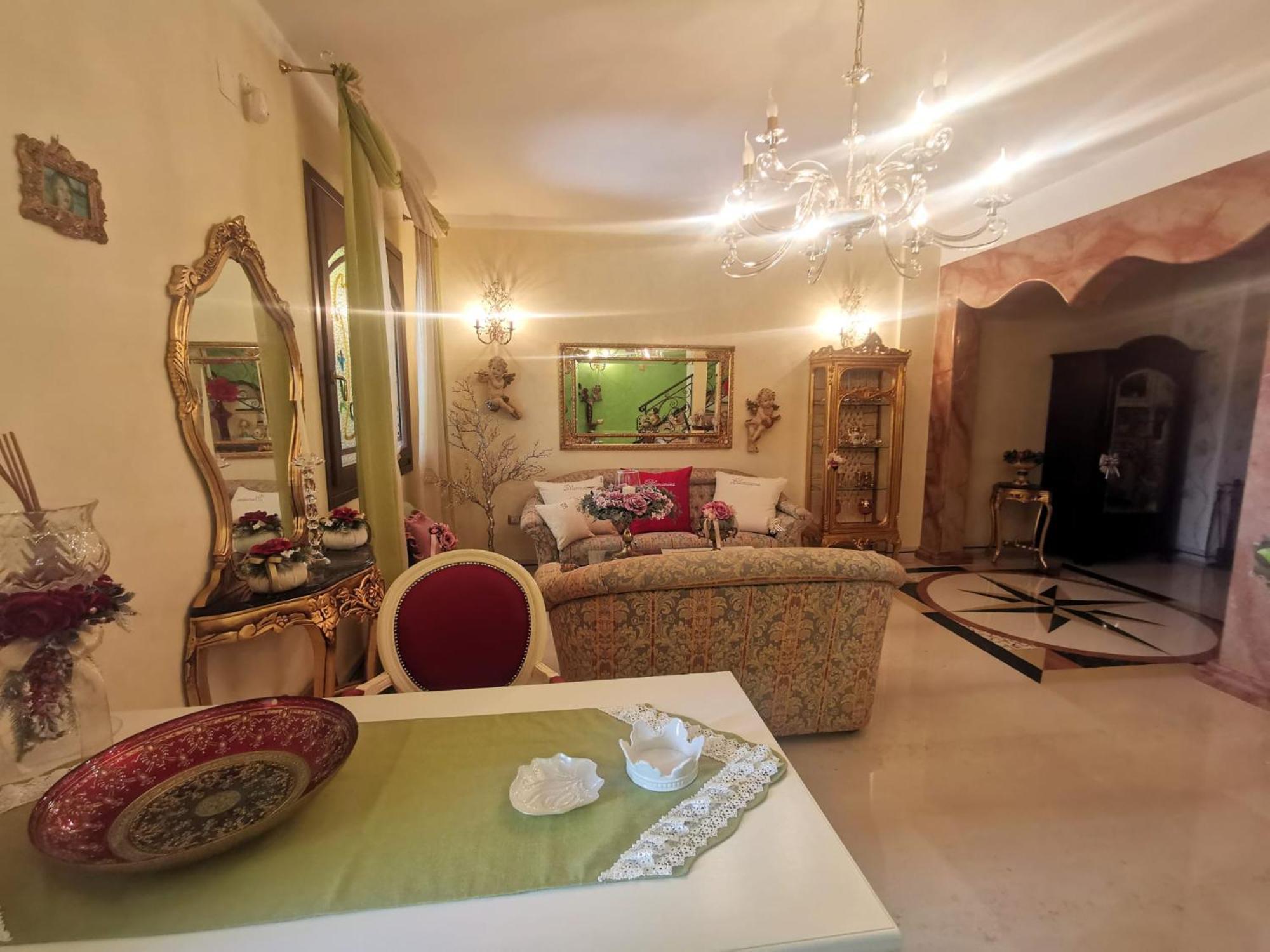 Queen'S Luxurious House Gallipoli Exterior photo